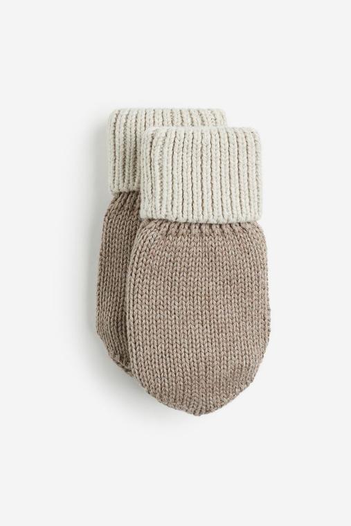 Knit Mittens offers at $12.99 in H&M