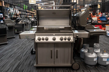 Clearance Sale - Napoleon Rogue SE 625 RSIB 5 Burner BBQ offers in Joe's Barbeques & Heating