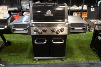 Clearance Sale - Broil King Regal 490 BBQ offers in Joe's Barbeques & Heating