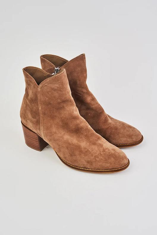 Sierra Suede Boot offers at $99.99 in Blue Illusion