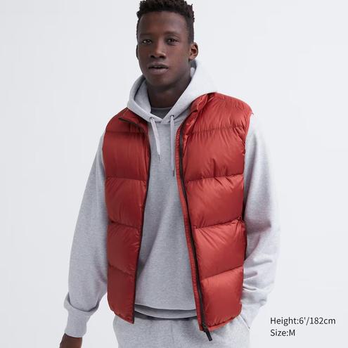 Ultra Light Down Vest offers at $99.9 in Uniqlo