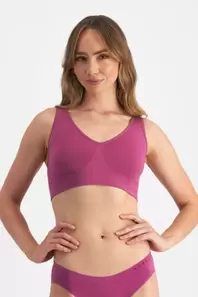 Comfy Seamless Crop offers at $18.99 in Bonds